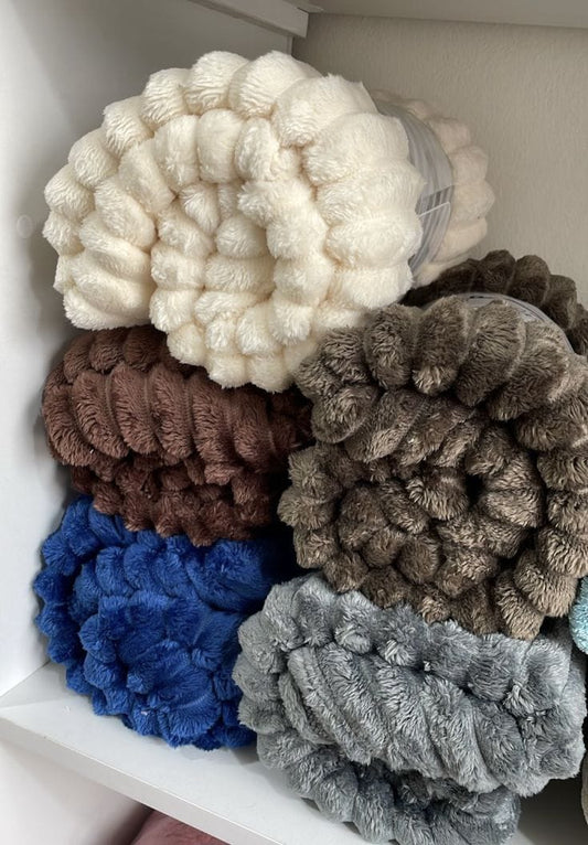 Woolen Fleece Blanket – Ultra-Soft, Warm &amp; Timelessly Cozy