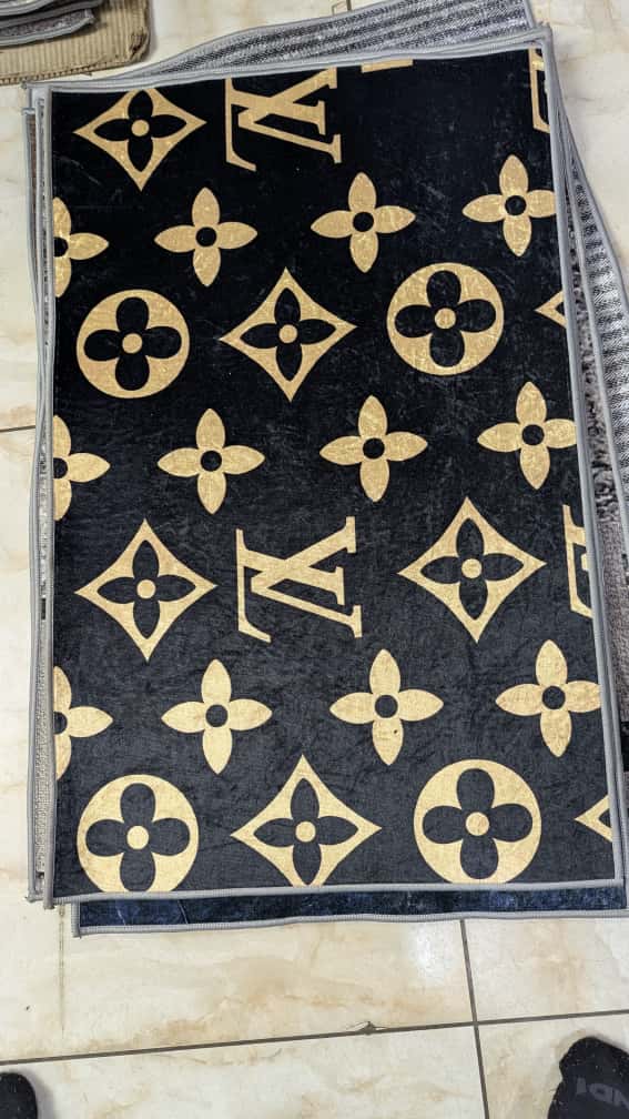 HD Doormat – Heavy-Duty, Non-Slip & Dirt-Trapping