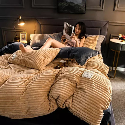 Velvet 4-Piece Duvet Set – Soft, Cozy & Elegant