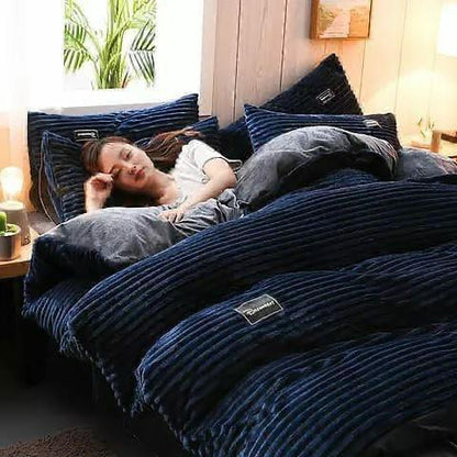 Velvet 4-Piece Duvet Set – Soft, Cozy & Elegant